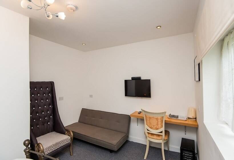 Пансион OYO Vale Lodge