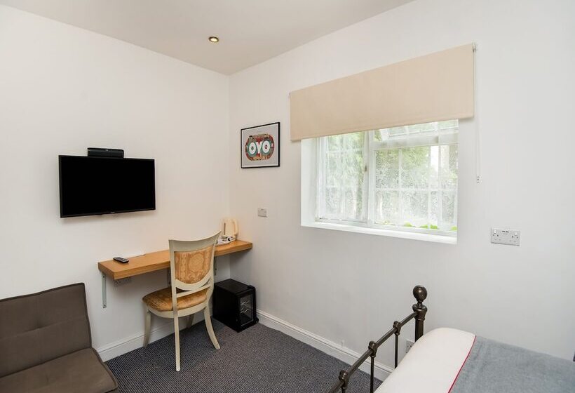 펜션 OYO Vale Lodge