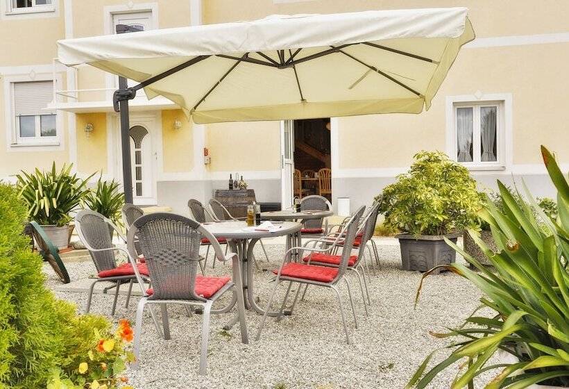 پانسیون Restaurant Gastehaus Feldkirchen