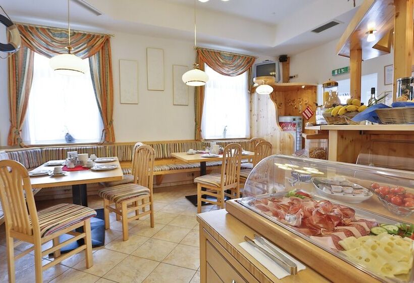 پانسیون Restaurant Gastehaus Feldkirchen