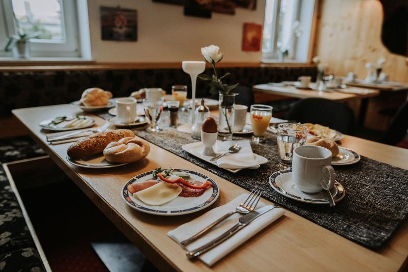 پانسیون Restaurant Gastehaus Feldkirchen