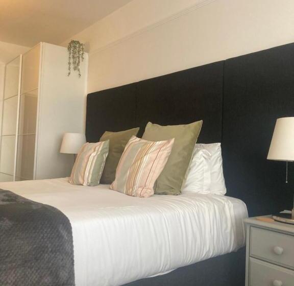 بنسيون The Esplanade