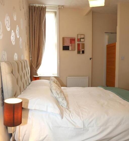 بنسيون The Waves