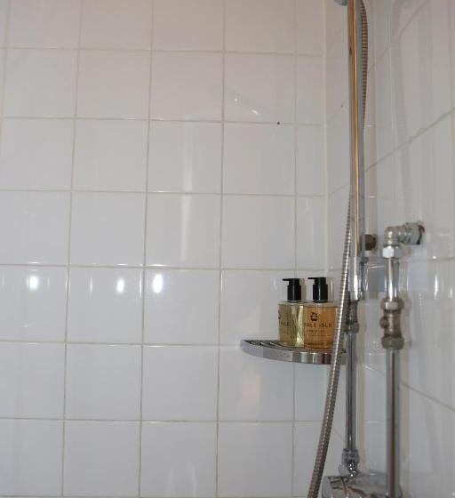 بنسيون The Waves