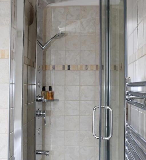 بنسيون The Waves