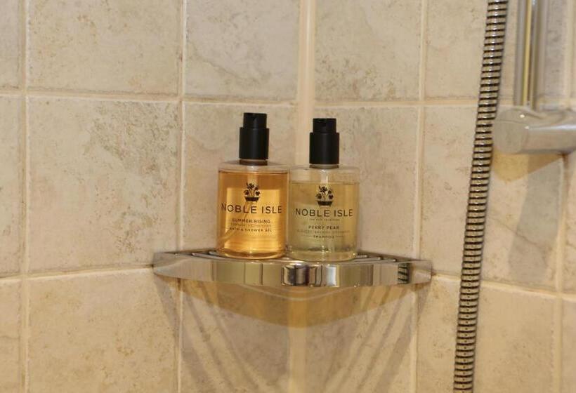 بنسيون The Waves