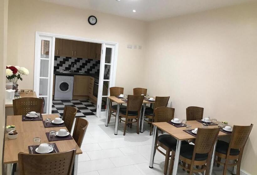 بنسيون Woodlands Lodge Ilford