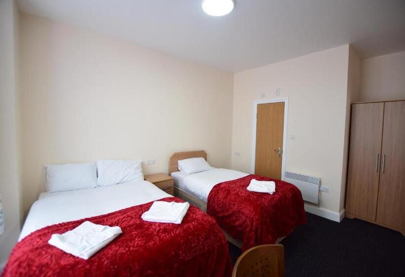 بنسيون Woodlands Lodge Ilford