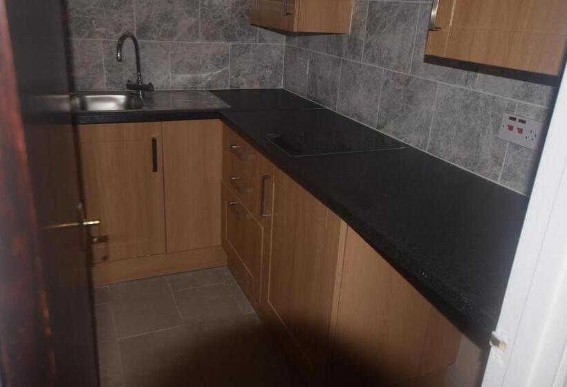 بنسيون Woodlands Lodge Ilford