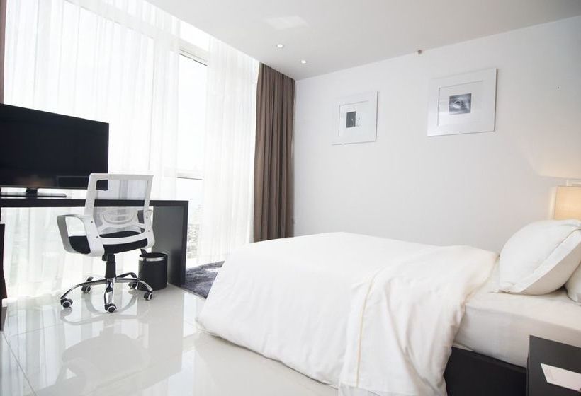 Platinum One Suites 3 Bedroom