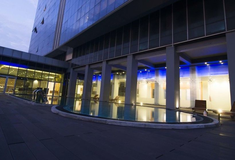 Platinum One Suites 3 Bedroom