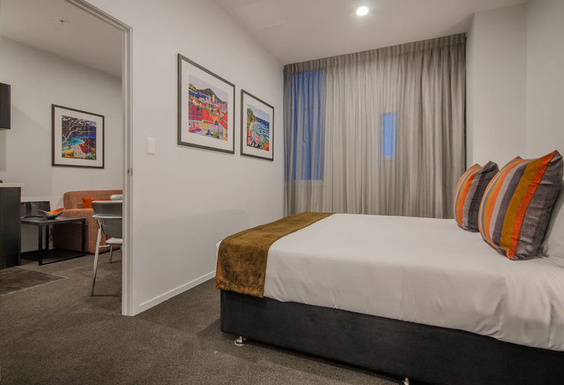 Ramada Suites By Wyndham Auckland Federal Street