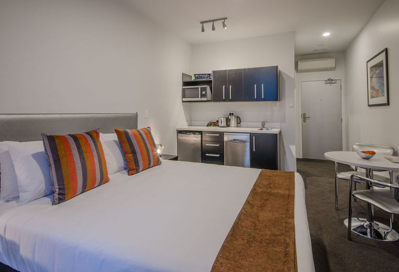 Ramada Suites By Wyndham Auckland Federal Street