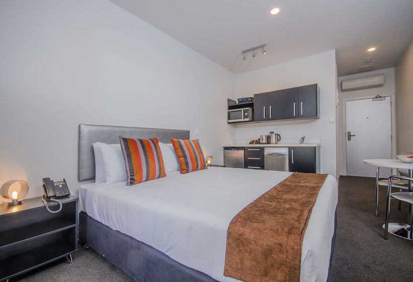 Ramada Suites By Wyndham Auckland Federal Street