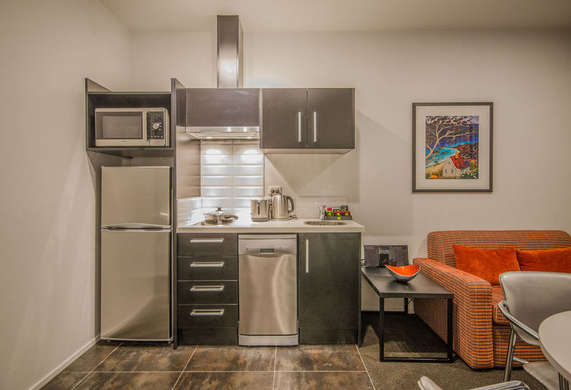 Ramada Suites By Wyndham Auckland Federal Street