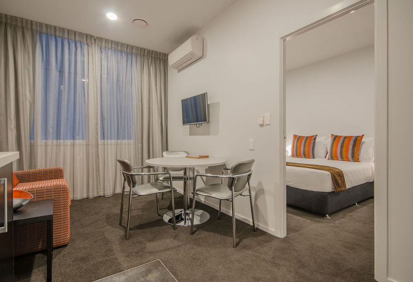 Ramada Suites By Wyndham Auckland Federal Street