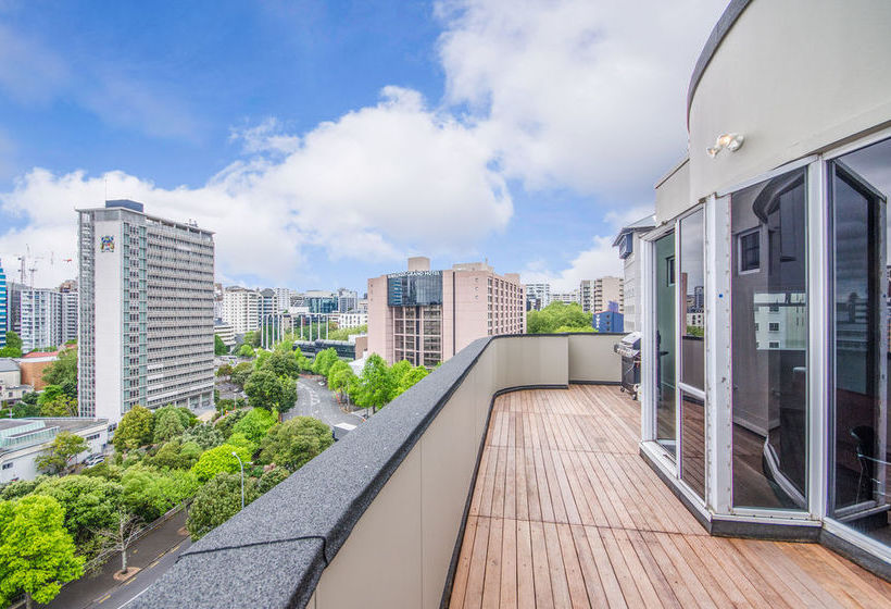 Ramada Suites By Wyndham Auckland Federal Street