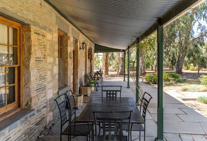 Reillys Wines Heritage Cottages