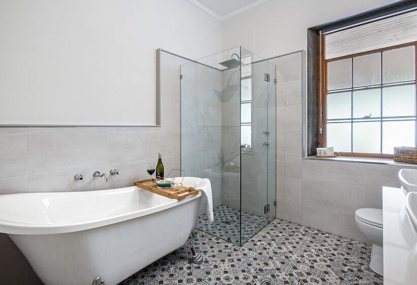 Reillys Wines Heritage Cottages