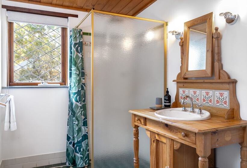 Reillys Wines Heritage Cottages