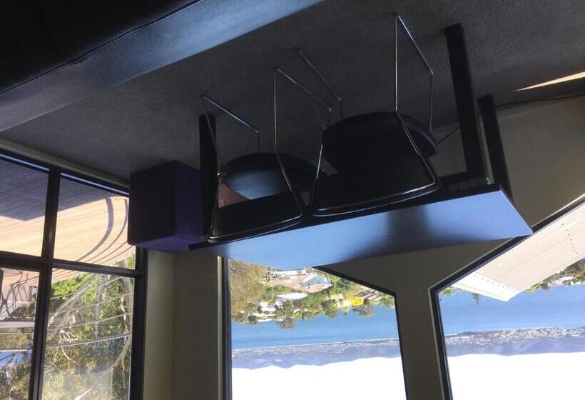 Studioat10