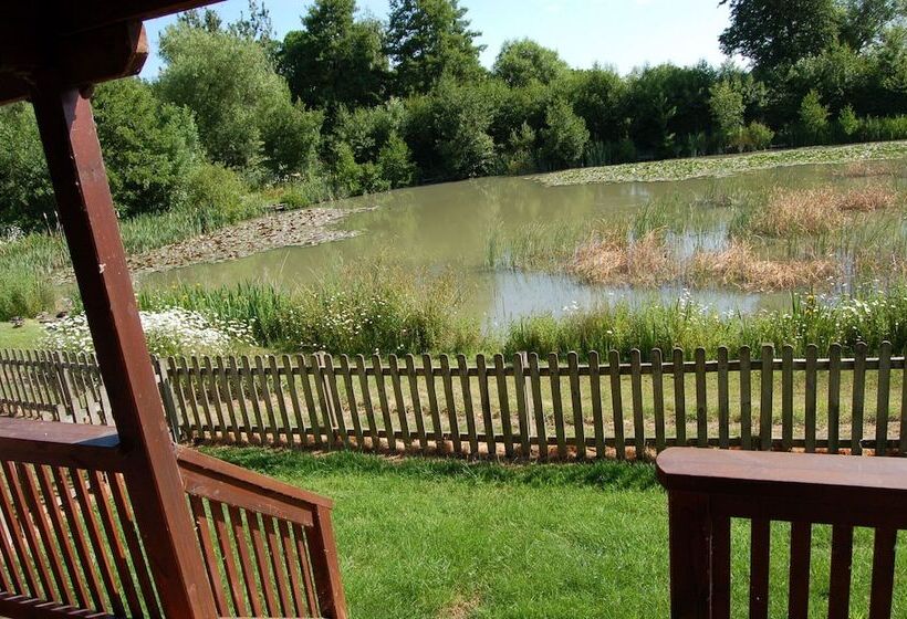 Watermeadow Lakes & Lodges
