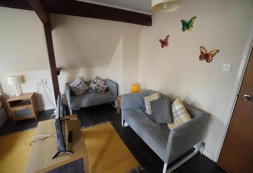 Bed and Breakfast Common Farm Motel