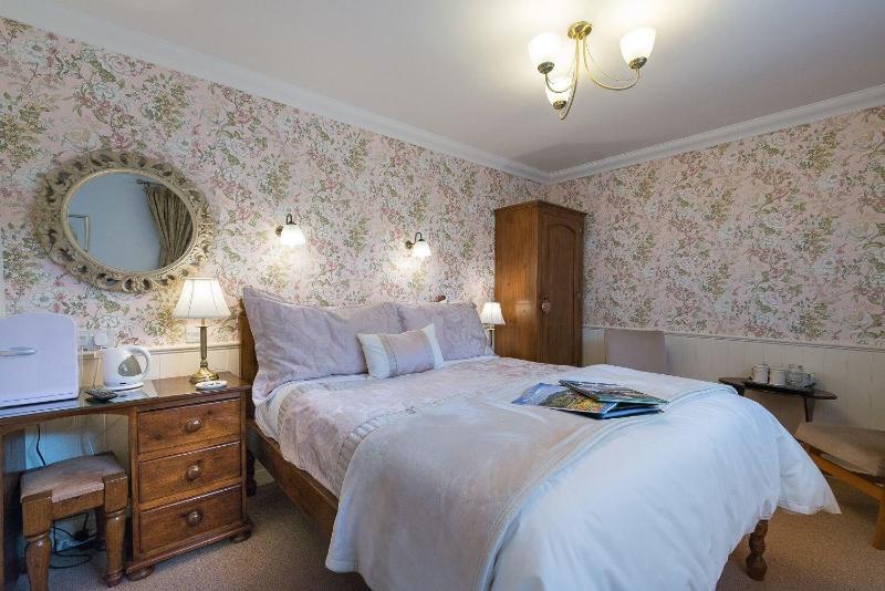 مبيت وإفطار Middle Holly Cottage