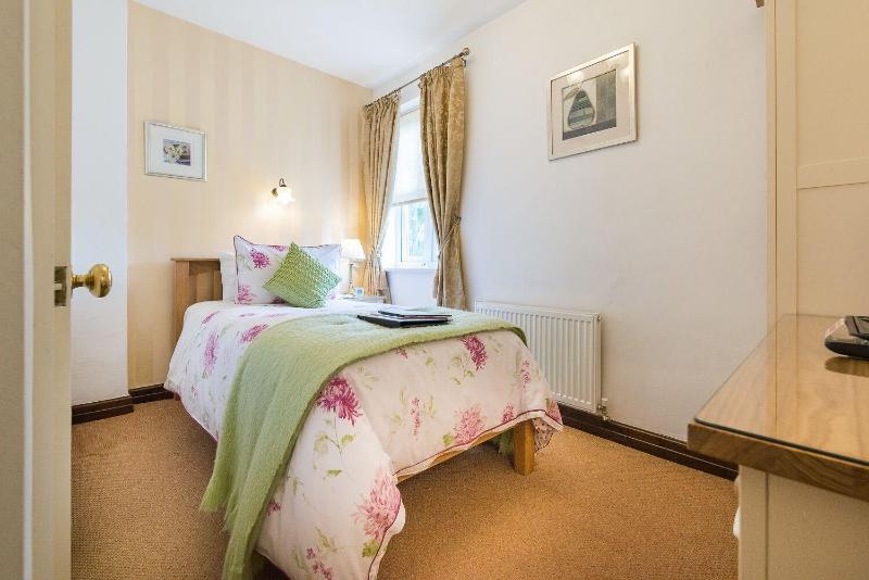 مبيت وإفطار Middle Holly Cottage