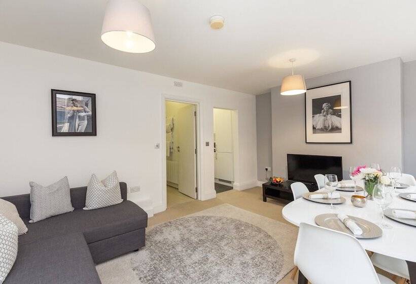 Urban Chic   Bond Street