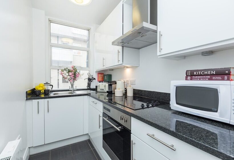 Urban Chic   Bond Street