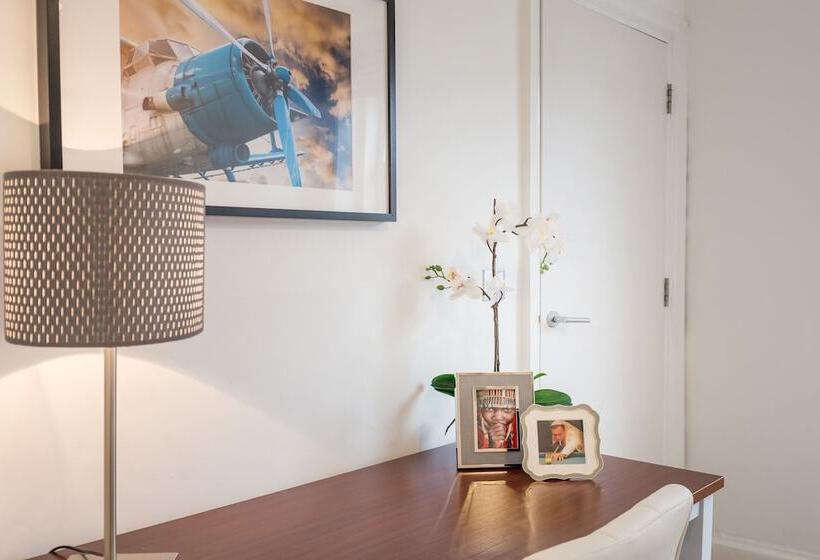 Urban Chic   Bond Street