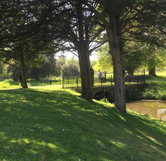 住宿加早餐 The Bridge Guest House