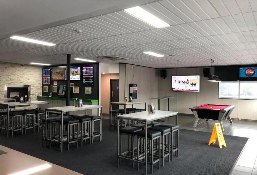 Brighton Hotel Motel