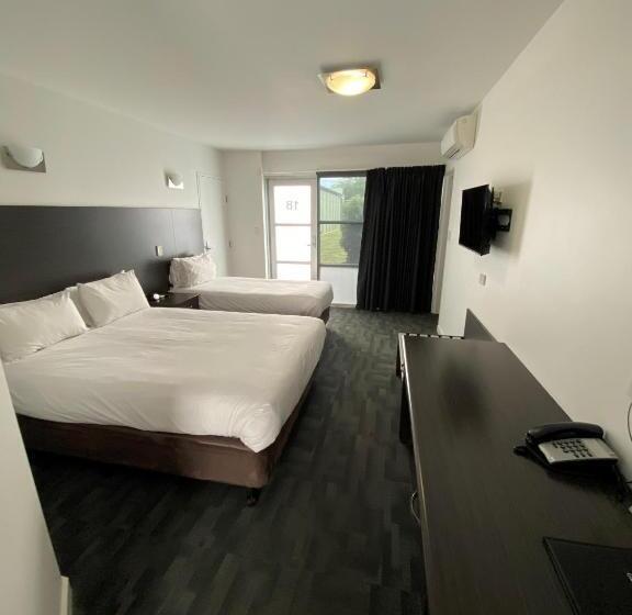 Brighton Hotel Motel