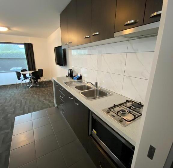 Brighton Hotel Motel