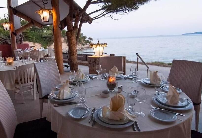 Epavlis Beach Resort