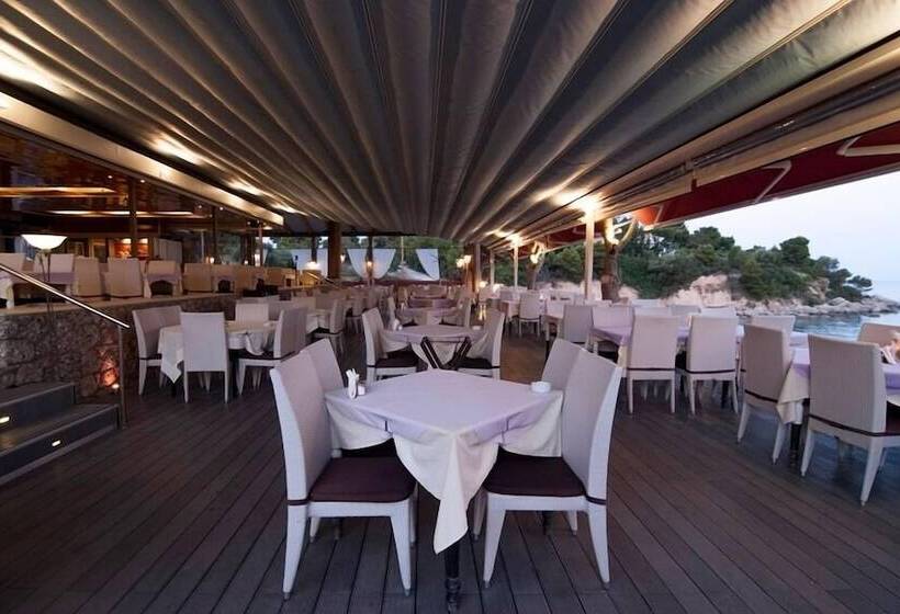 Epavlis Beach Resort