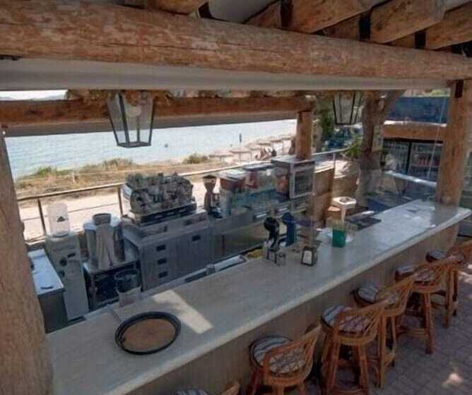 Epavlis Beach Resort