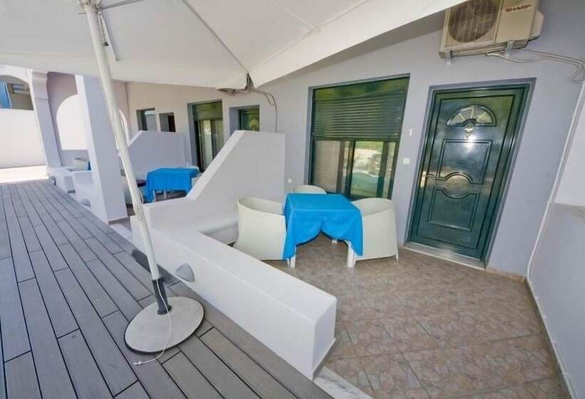 Epavlis Beach Resort