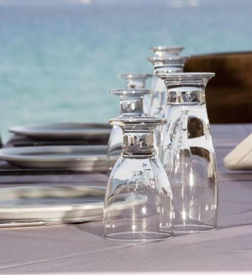 Epavlis Beach Resort