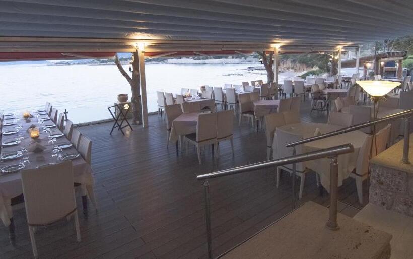 Epavlis Beach Resort