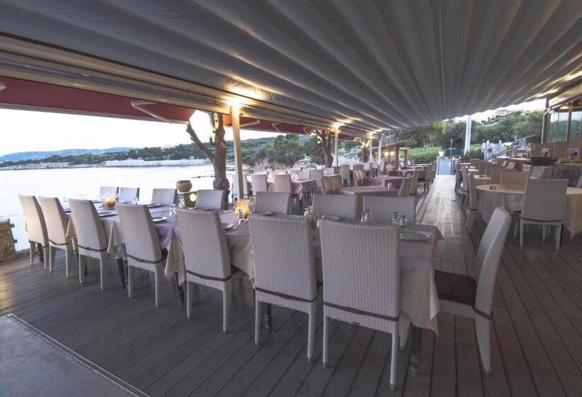 Epavlis Beach Resort