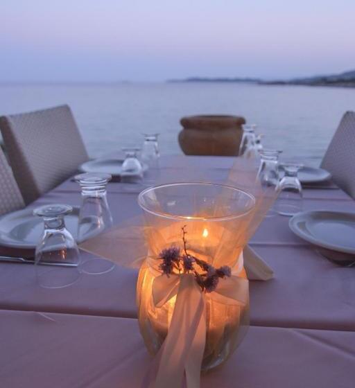Epavlis Beach Resort