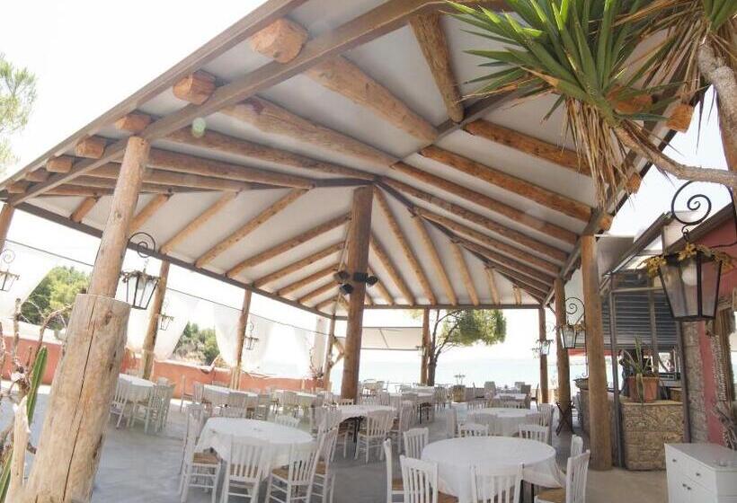 Epavlis Beach Resort