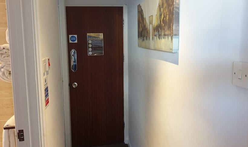 Glentworth Holiday Apartments