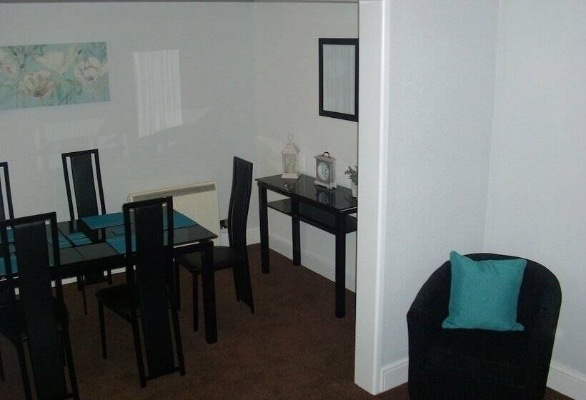 Glentworth Holiday Apartments