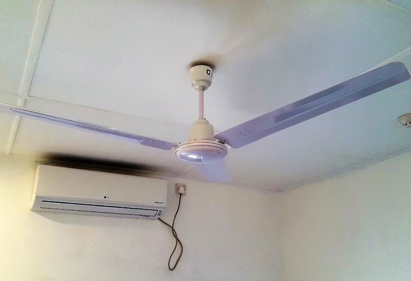 Hangover Hostels Seeduwa