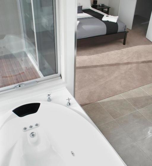 فندق 104 On Merri Apartments