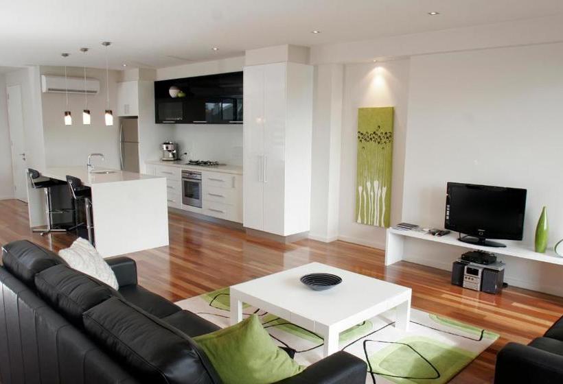 فندق 104 On Merri Apartments